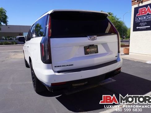 Used 2021 Cadillac Escalade Sport Platinum w/ LPO, ONYX Package image 51