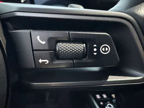 Used 2023 Porsche 911 Carrera 4S image 17