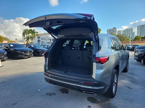 Used 2025 Buick Enclave Preferred w/ Power Package image 15