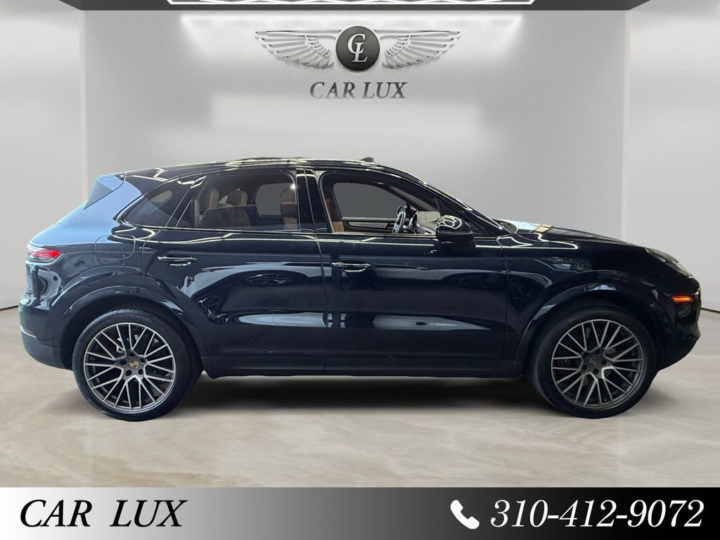 Used 2023 Porsche Cayenne Platinum Edition AWD/4WD image 6
