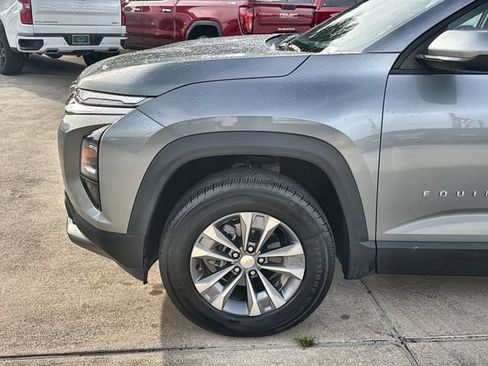 Used 2026 Chevrolet Equinox LT FWD image 32