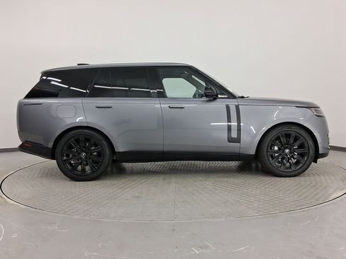 New 2025 Land Rover Range Rover SE image 8