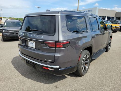 Used 2023 Jeep Wagoneer Series III w/ Convenience Group I AWD/4WD image 5
