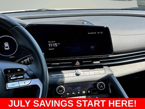 Used 2025 Hyundai Elantra Limited FWD image 11