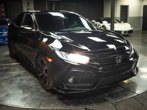 Used 2018 Honda Civic Sport image 5