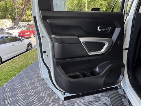 Used 2016 Nissan Titan PRO-4X image 24