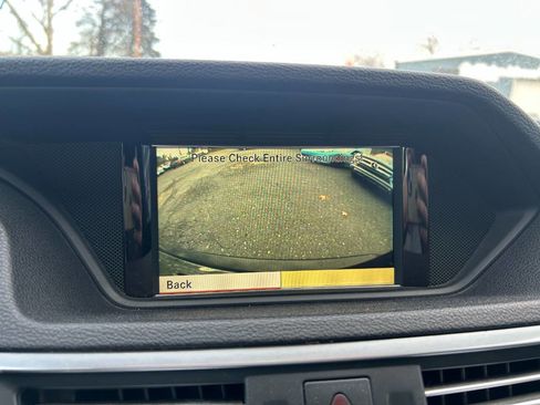 Used 2011 Mercedes-Benz E 350 4MATIC Wagon image 18