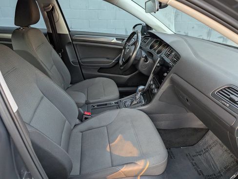 Used 2019 Volkswagen e-Golf SE w/ Driver Assistance Package image 8