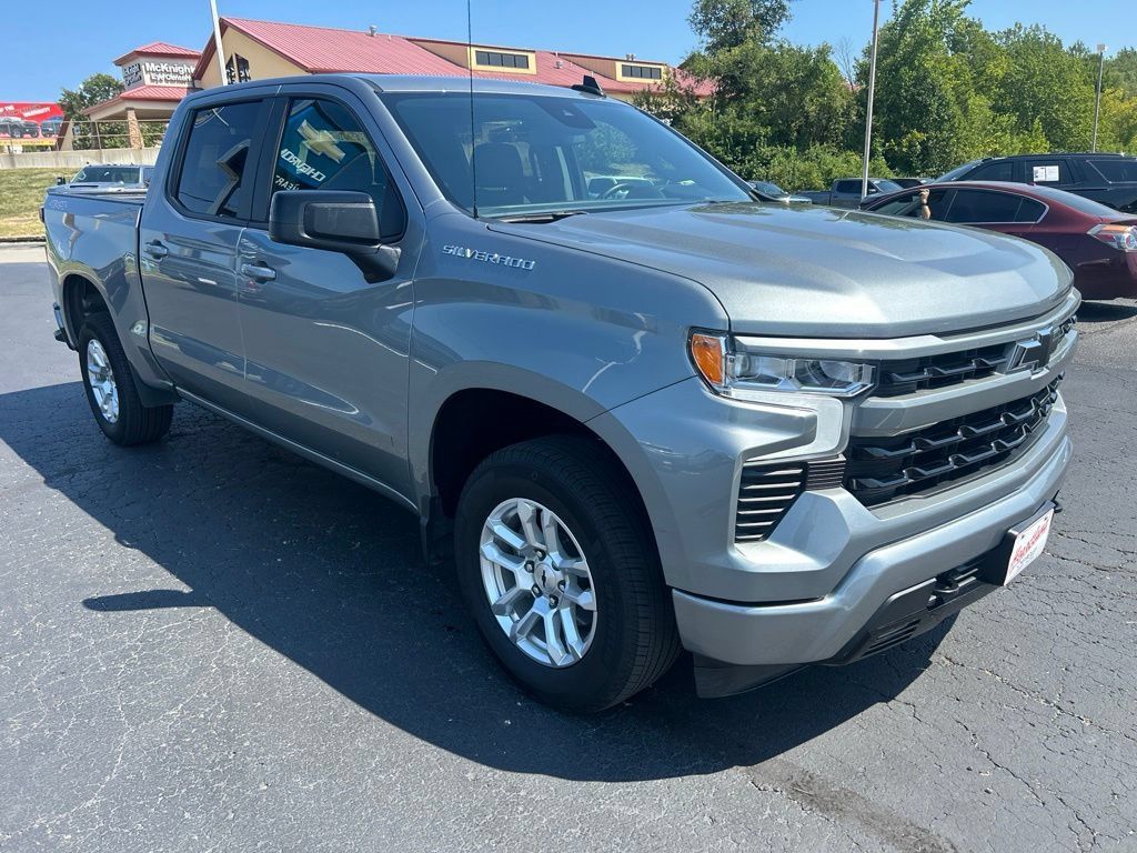 Used 2026 Chevrolet Silverado 1500 RST AWD/4WD image 3