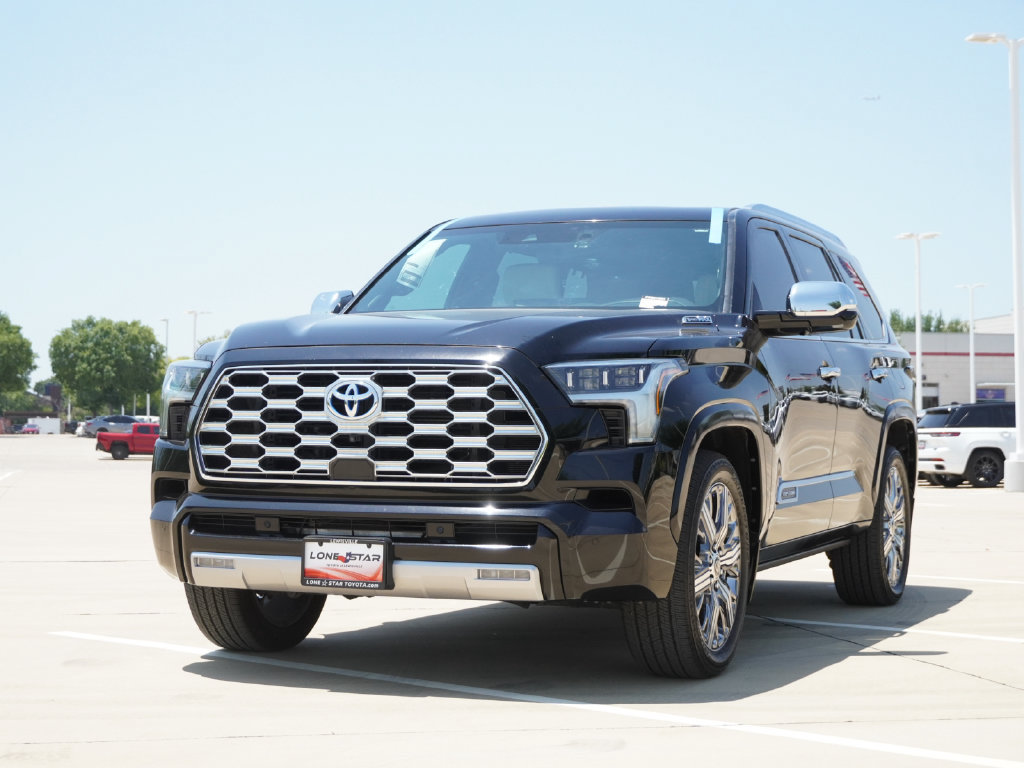 Used 2023 Toyota Sequoia Capstone RWD image 4