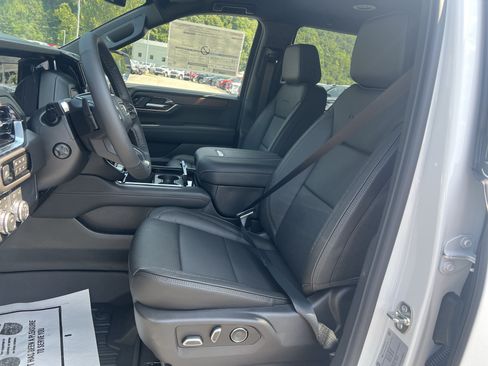 New 2026 GMC Yukon Denali AWD/4WD image 7