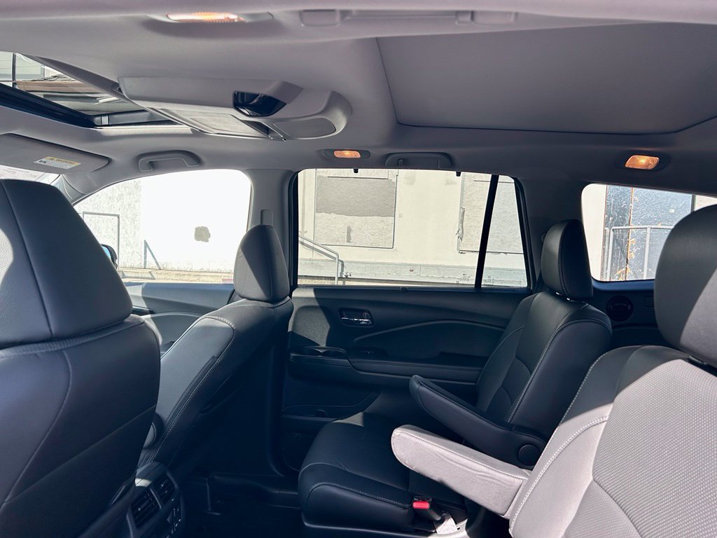 Used 2022 Honda Pilot Elite image 12
