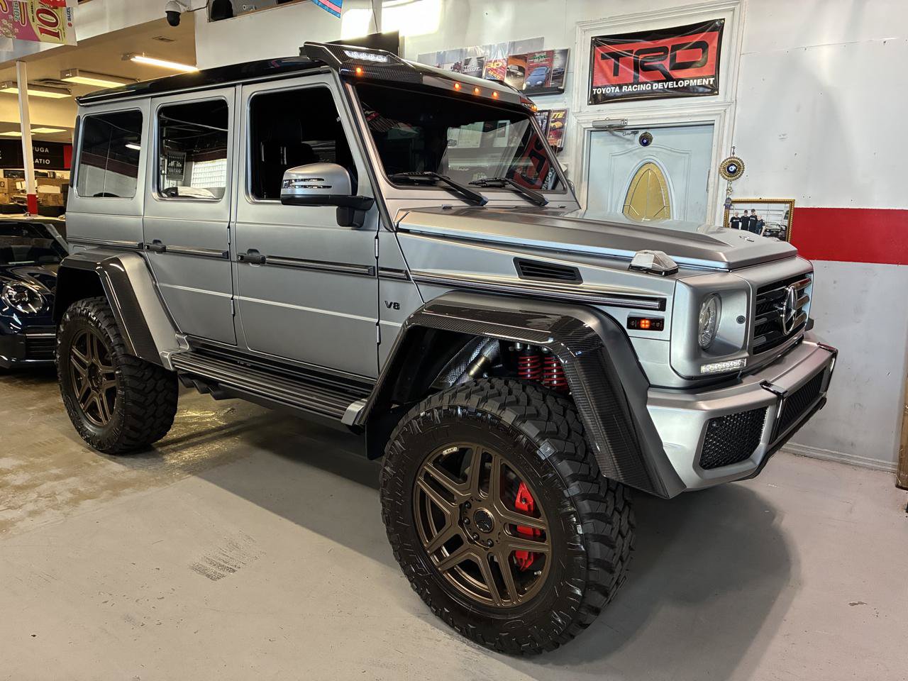 Used 2018 Mercedes-Benz G 550 Squared image 8
