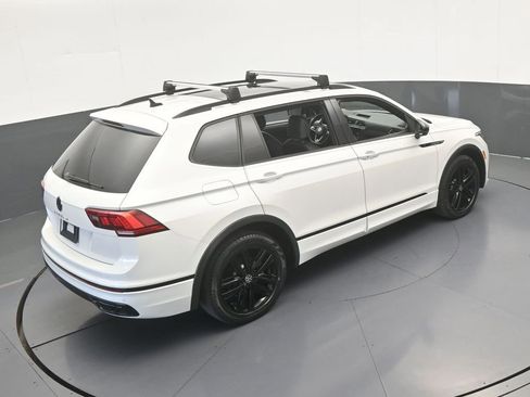 Used 2022 Volkswagen Tiguan SE R-Line image 49