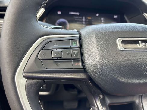 Certified 2023 Jeep Grand Cherokee Laredo w/ Luxury Tech Group I AWD/4WD image 18