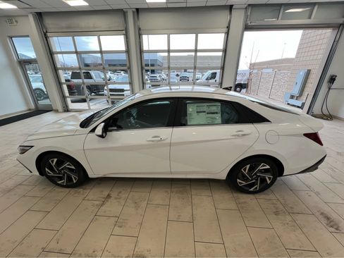 New 2026 Hyundai Elantra Limited image 12