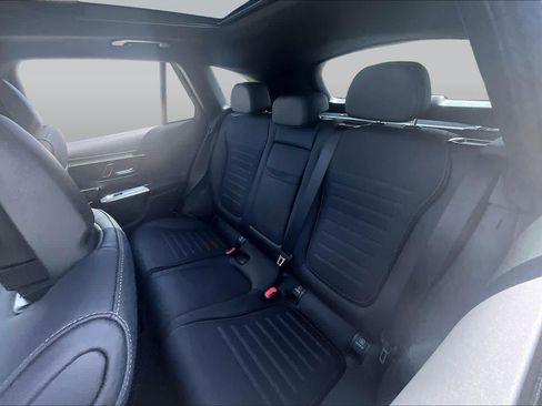Used 2024 Mercedes-Benz GLC 300 image 18