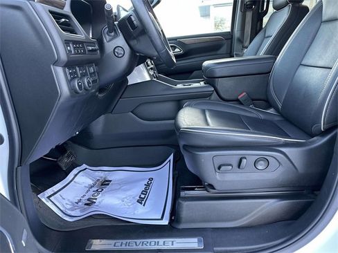 Used 2024 Chevrolet Suburban Premier w/ Premium Package image 18