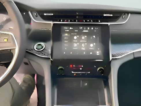 Used 2023 Jeep Grand Cherokee Altitude image 1