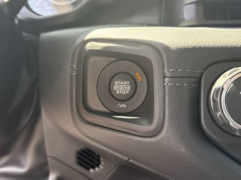 Used 2026 Jeep Gladiator Sport AWD/4WD image 17
