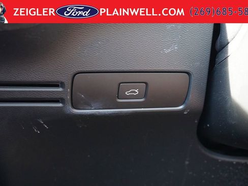 Used 2023 Volvo C40 P8 Recharge Ultimate AWD/4WD image 31