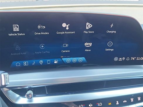 New 2025 Cadillac Lyriq Luxury image 17