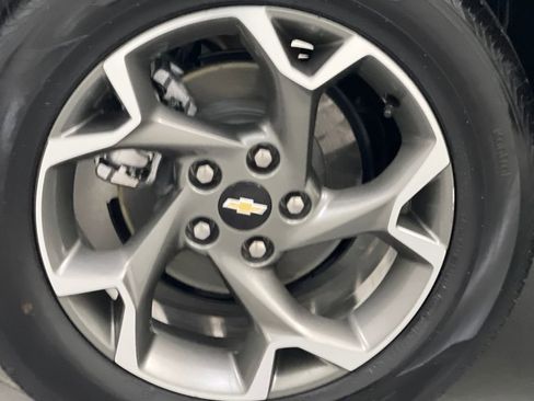 Used 2025 Chevrolet Trax LT w/ LT Convenience Package FWD image 59