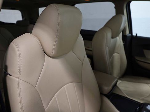 Used 2012 GMC Acadia Denali image 21