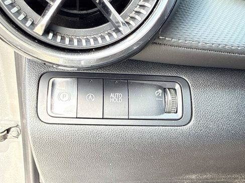 Used 2025 Chevrolet Equinox LT FWD image 29
