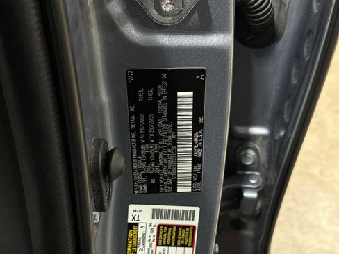 Used 2023 Toyota Highlander Limited AWD/4WD image 14
