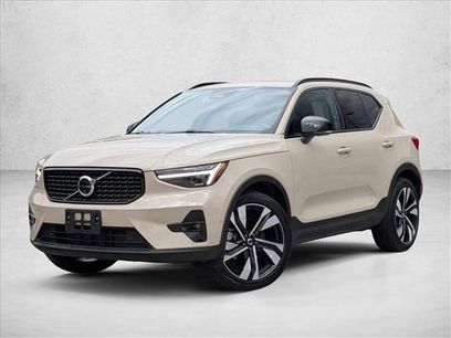 Used 2025 Volvo XC40 B5 Ultra w/ Protection Package Premier