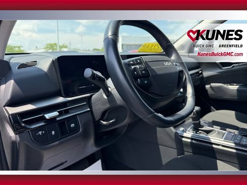 Used 2026 Kia Sportage LX FWD image 39
