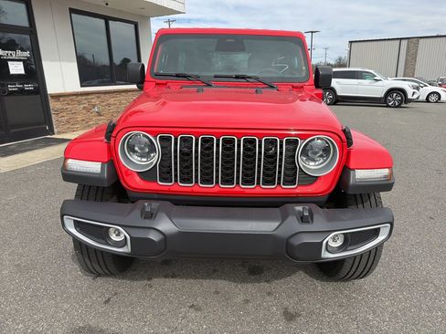 Used 2025 Jeep Wrangler Unlimited Sahara image 8