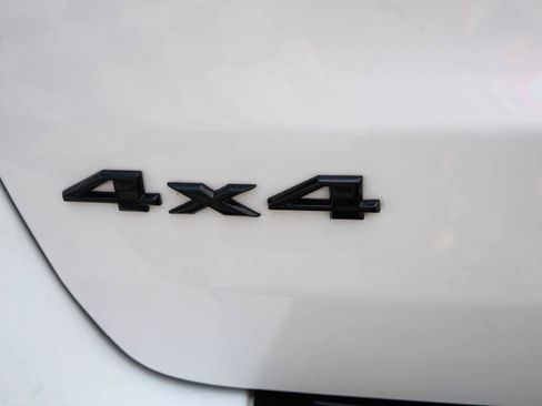 Used 2019 Jeep Grand Cherokee Altitude AWD/4WD image 39