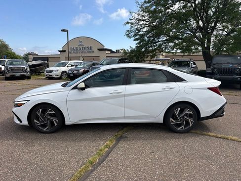 Used 2024 Hyundai Elantra Limited FWD image 8