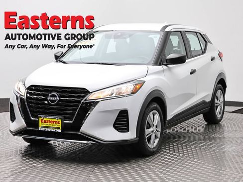 Used 2024 Nissan Kicks S FWD image 1