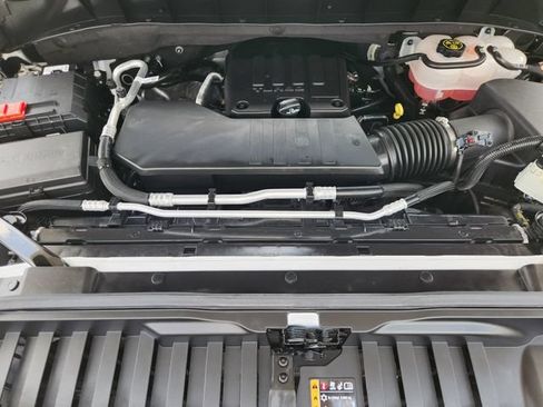 Used 2023 Chevrolet Silverado 1500 LT AWD/4WD image 31