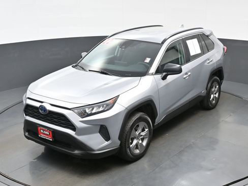 Used 2022 Toyota RAV4 LE AWD/4WD image 34