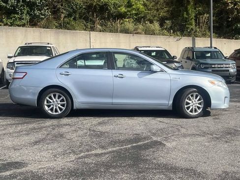 Used 2010 Toyota Camry Hybrid w/ Upgrade Pkg FWD image 2