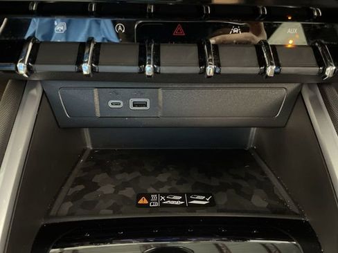 Used 2023 Chevrolet Colorado Z71 w/ Z71 Convenience Package 2 image 32