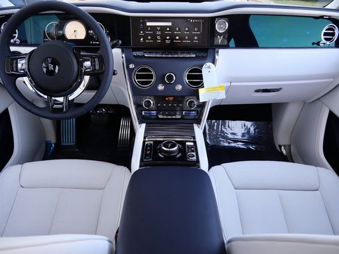 New 2026 Rolls-Royce Cullinan image 4