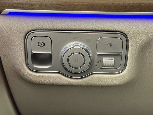 Certified 2024 Mercedes-Benz GLE 450 4MATIC image 33