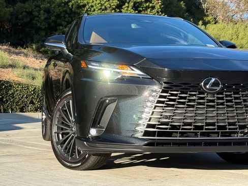 Used 2025 Lexus RX 350 Premium w/ Convenience Package FWD image 7