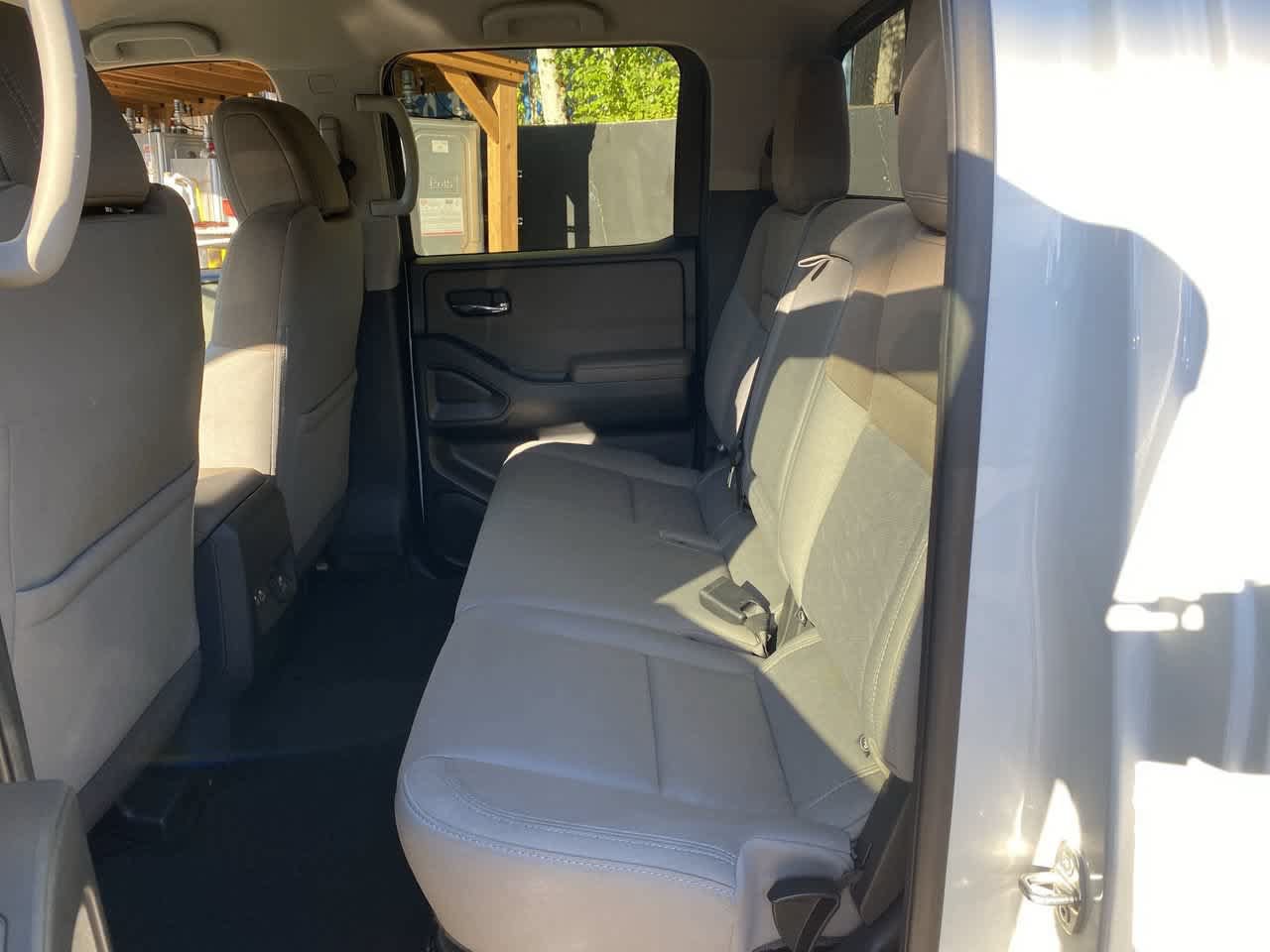 Used 2022 Nissan Frontier SV AWD/4WD image 15