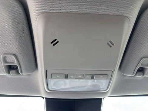 Used 2019 Chevrolet Trax LT w/ LT Convenience Package image 22