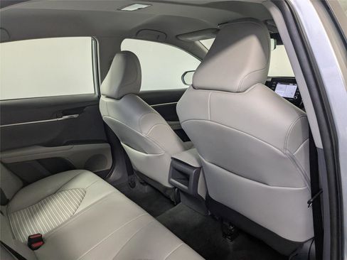 Certified 2022 Toyota Camry SE image 25
