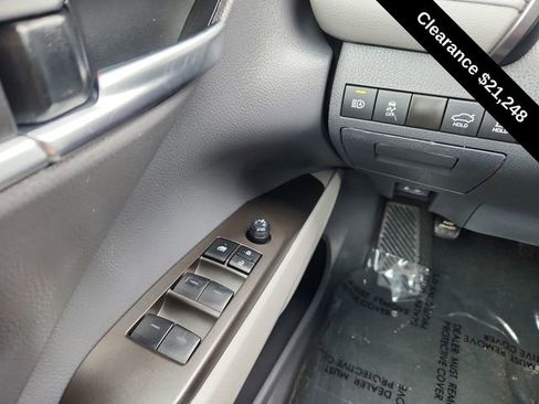 Used 2023 Toyota Camry SE image 29