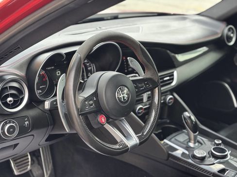 Used 2018 Alfa Romeo Giulia Quadrifoglio w/ Driver Assist Dynamic Package image 10