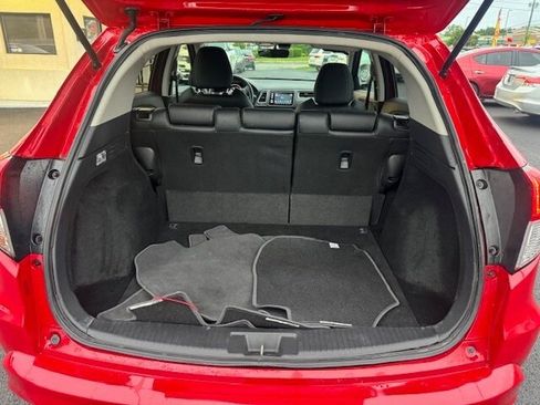 Used 2020 Honda HR-V Touring image 6