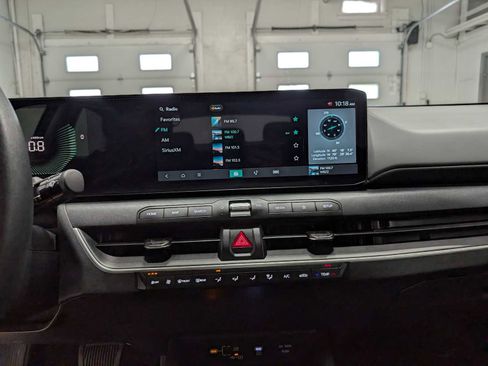 Used 2025 Kia K4 LXS image 29